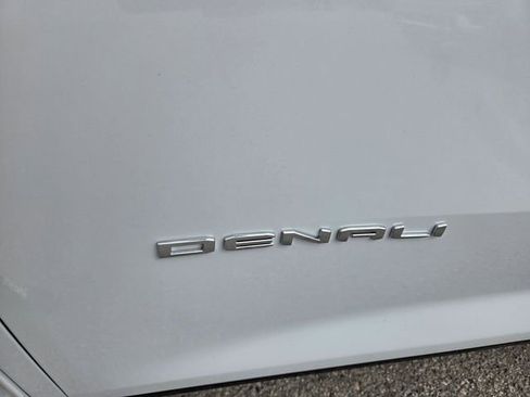 New 2026 GMC Acadia Denali w/ Super Cruise Package image 3