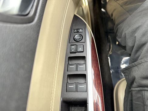 Used 2017 Acura TLX V6 image 9
