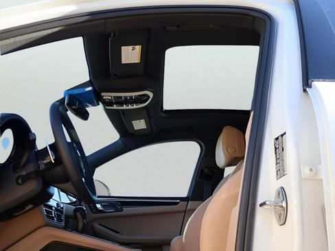 New 2026 Porsche Macan image 37