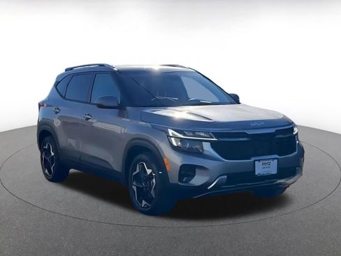 Used 2025 Kia Seltos S image 3