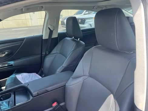 Used 2023 Lexus ES 350 w/ Premium Package FWD image 5