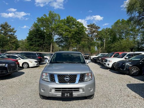Used 2011 Nissan Pathfinder SV AWD/4WD image 2