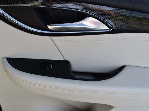 Used 2023 Buick Envision Essence image 14