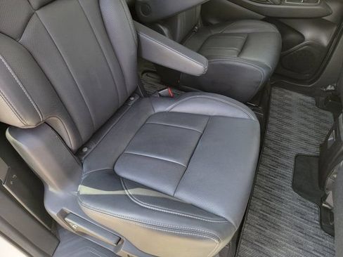 Used 2022 Subaru Ascent Limited AWD/4WD image 12