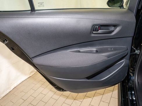 Used 2025 Toyota Corolla LE image 9