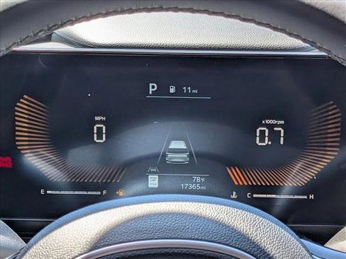 Used 2025 Kia Carnival FWD image 11