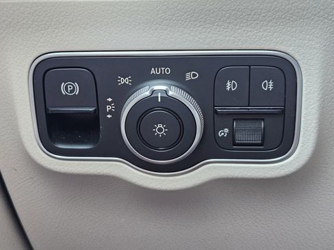 Used 2025 Mercedes-Benz GLA 250 image 23