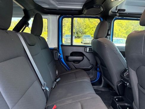 Used 2022 Jeep Wrangler Unlimited Sport image 10