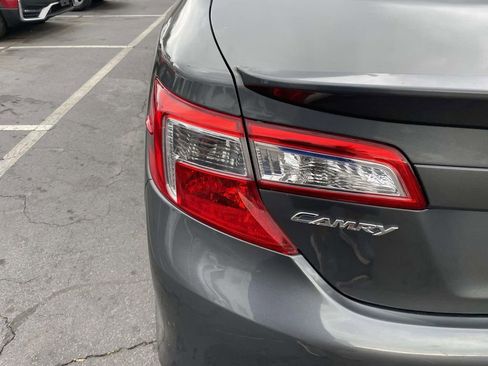 Used 2012 Toyota Camry SE image 17
