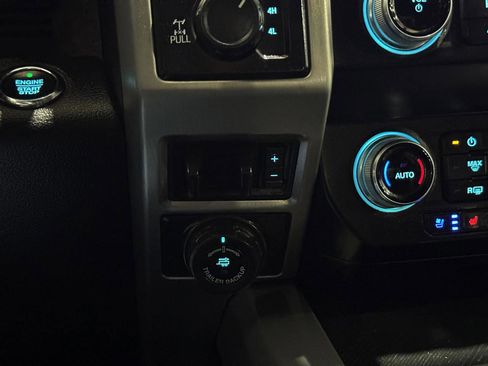 Used 2020 Ford F250 Platinum w/ Tremor Off-Road Package AWD/4WD image 26