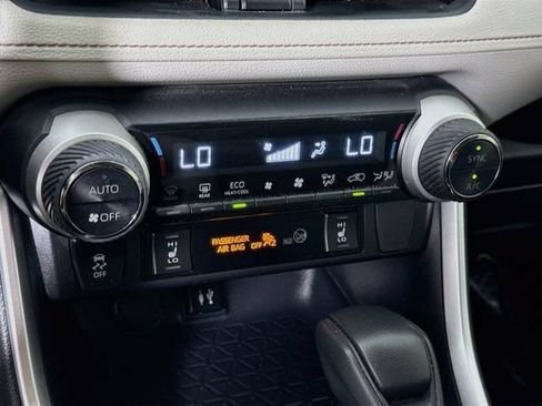 Used 2019 Toyota RAV4 XLE w/ Convenience Package AWD/4WD image 15