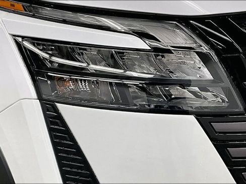 New 2026 Nissan Pathfinder Platinum image 14