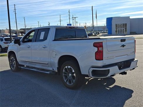 Used 2024 Chevrolet Silverado 1500 High Country w/ Technology Package image 8