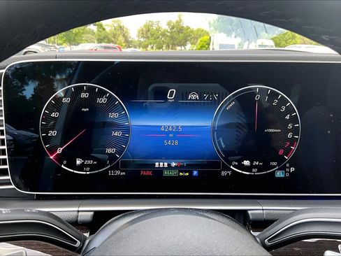 Used 2025 Mercedes-Benz GLE 450e 4MATIC image 26