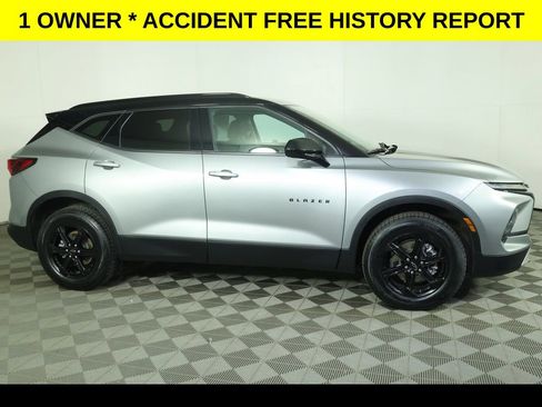 Used 2023 Chevrolet Blazer LT w/ Convenience Package AWD/4WD image 2