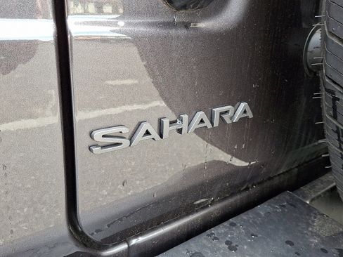Used 2025 Jeep Wrangler Sahara w/ Safety Group AWD/4WD image 29