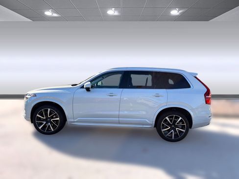 Certified 2022 Volvo XC90 T6 Momentum w/ Advanced Package image 2