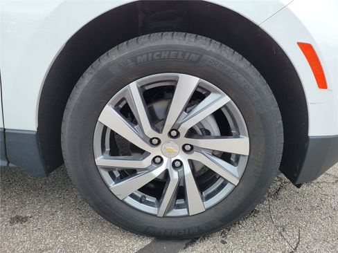 Used 2024 Chevrolet Equinox LT FWD image 5