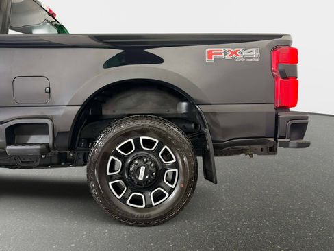 Used 2025 Ford F250 Platinum AWD/4WD image 12