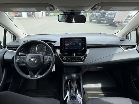 Used 2022 Toyota Corolla LE FWD image 13