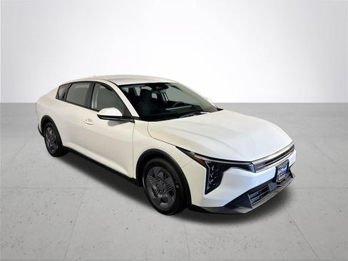 New 2026 Kia K4 FWD image 4