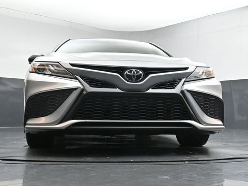 Used 2021 Toyota Camry XSE image 19