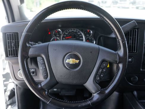 Used 2022 Chevrolet Express 3500 w/ Power Convenience Package RWD image 23
