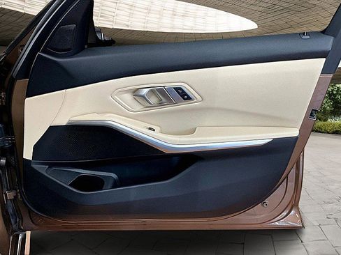 Used 2019 BMW 330i xDrive Sedan w/ Convenience Package image 19