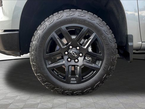 Used 2025 Chevrolet Silverado 1500 LT Trail Boss w/ Convenience Package II AWD/4WD image 34