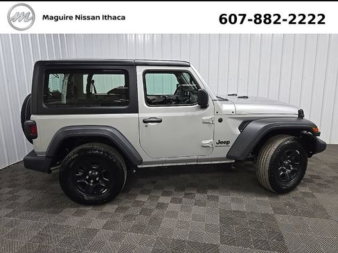 Used 2024 Jeep Wrangler Sport AWD/4WD image 3