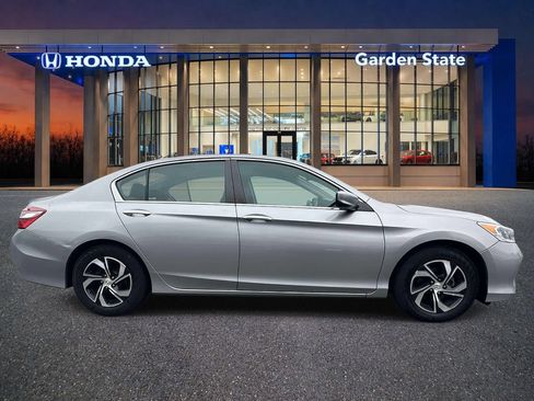 Used 2017 Honda Accord LX image 5