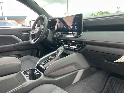 Used 2025 Chevrolet Colorado Z71 w/ Technology Package image 33