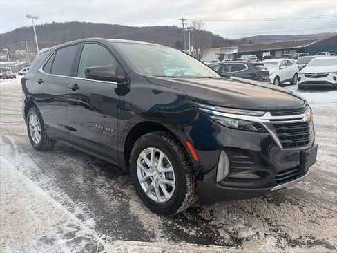 Used 2024 Chevrolet Equinox LT image 3