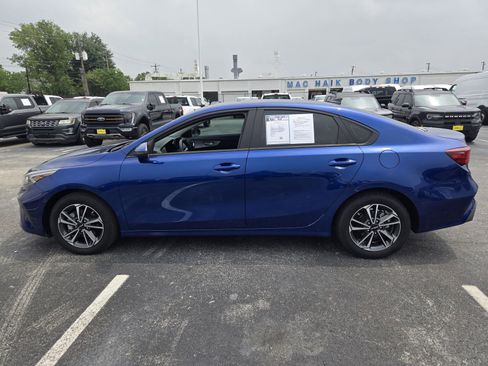 Used 2024 Kia Forte LXS w/ LXS Technology Package FWD image 5