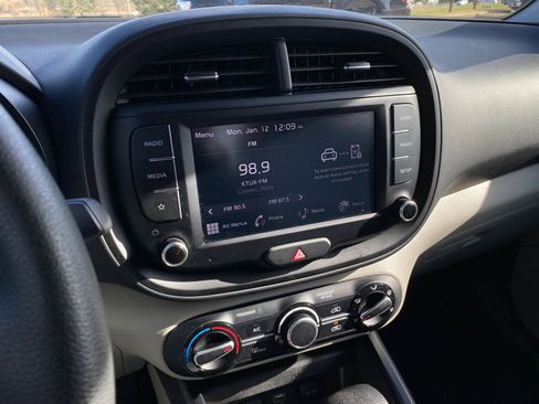 Used 2025 Kia Soul LX image 14