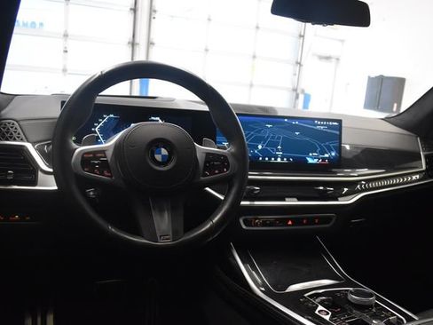 Used 2024 BMW X7 xDrive40i w/ M Sport Package AWD/4WD image 23