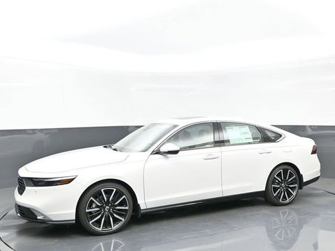 New 2025 Honda Accord Touring image 2