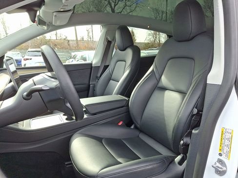 Used 2023 Tesla Model Y Long Range image 11