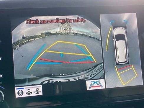 Used 2022 Toyota Sienna Platinum image 16