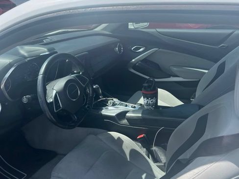 Used 2016 Chevrolet Camaro LT RWD image 3