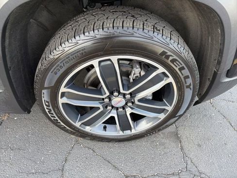 Certified 2021 GMC Acadia SLT w/ Preferred Package image 7