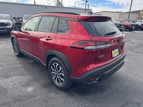 Certified 2026 Toyota Corolla Cross SE image 5