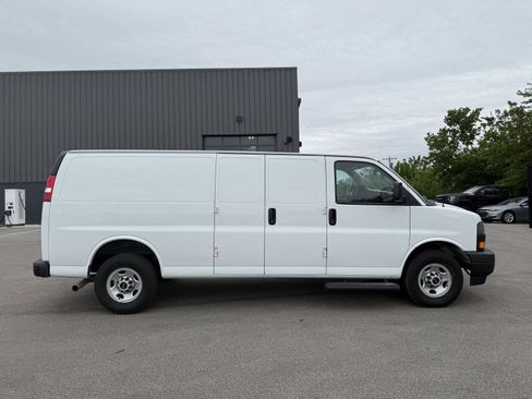 Used 2024 GMC Savana 2500 Extended w/ Driver Convenience Package RWD image 2