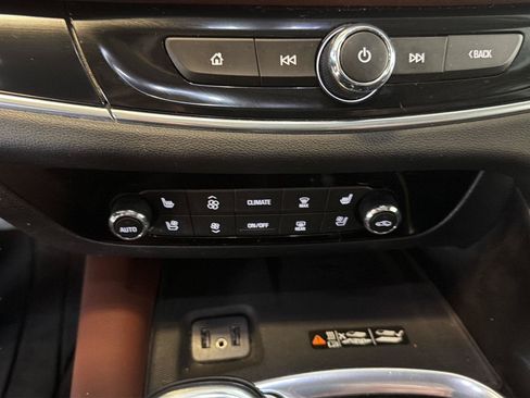 Used 2019 Buick Enclave Avenir w/ Avenir Technology Package AWD/4WD image 14