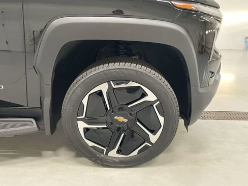 New 2026 Chevrolet Silverado EV LT w/ Premium Package image 14
