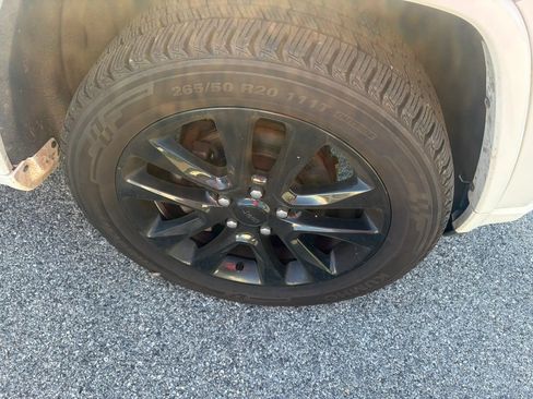 Used 2019 Jeep Grand Cherokee Altitude AWD/4WD image 24
