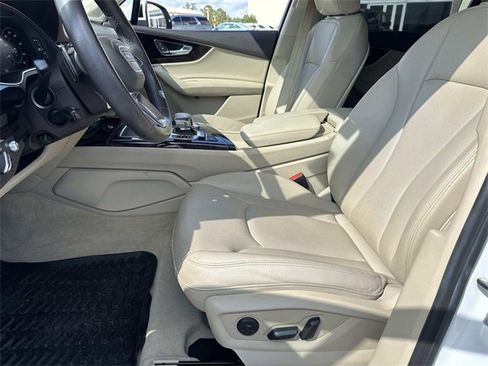 Used 2018 Audi Q7 3.0T Prestige w/ Prestige Package image 21
