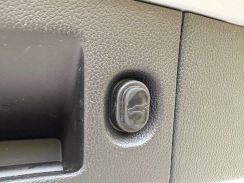 Used 2016 Chevrolet Suburban LT image 29