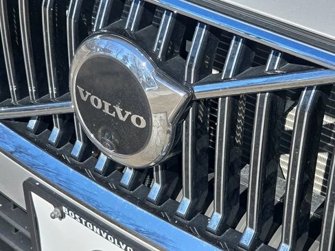 Certified 2023 Volvo XC60 B5 Plus w/ Climate Package image 5