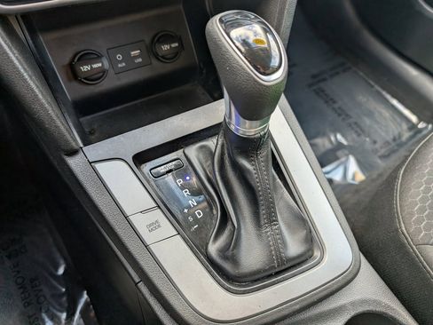 Used 2019 Hyundai Elantra SEL w/ Cargo Package image 18